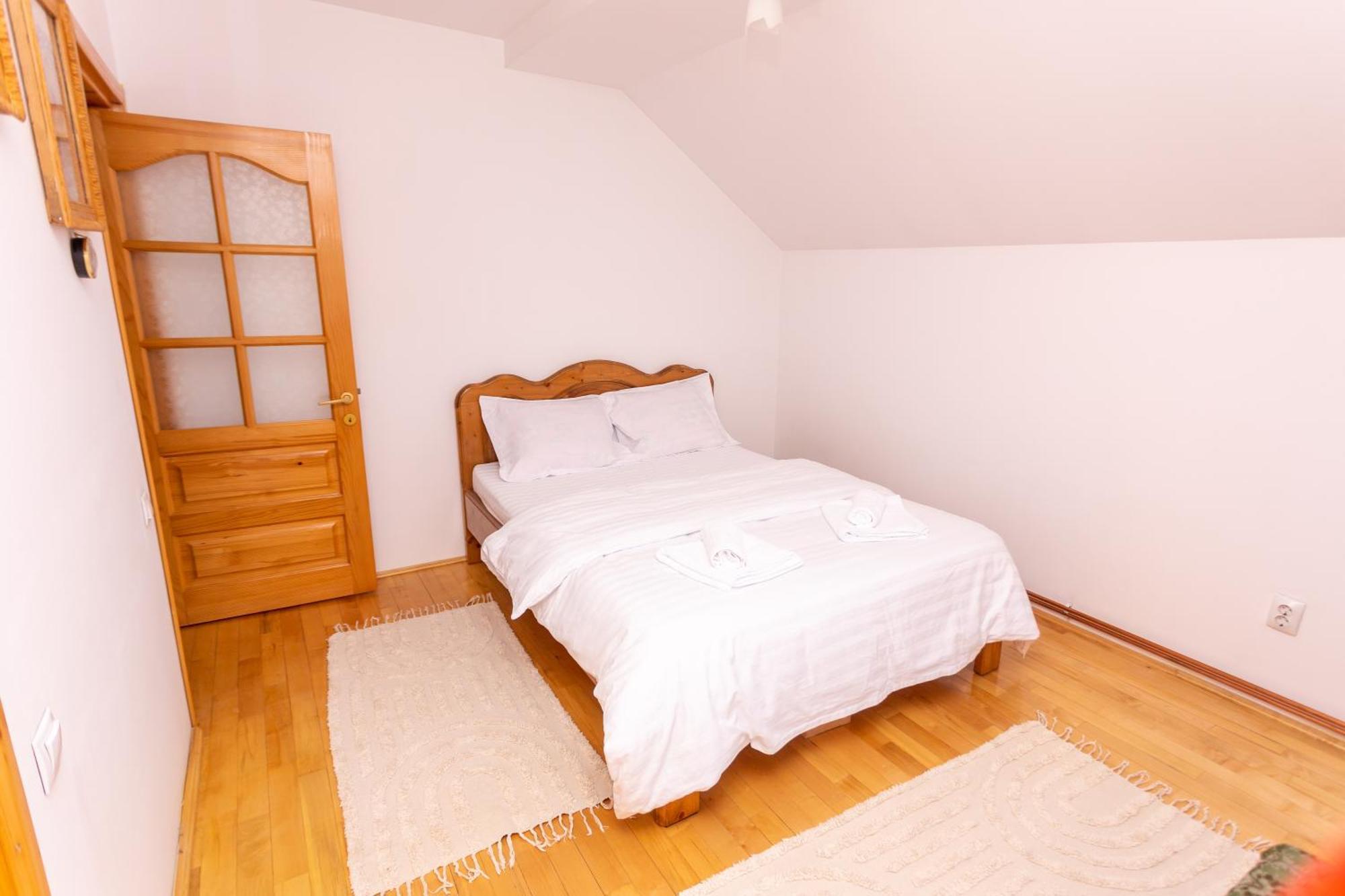 Casa Rumelia Paltineni Luaran gambar