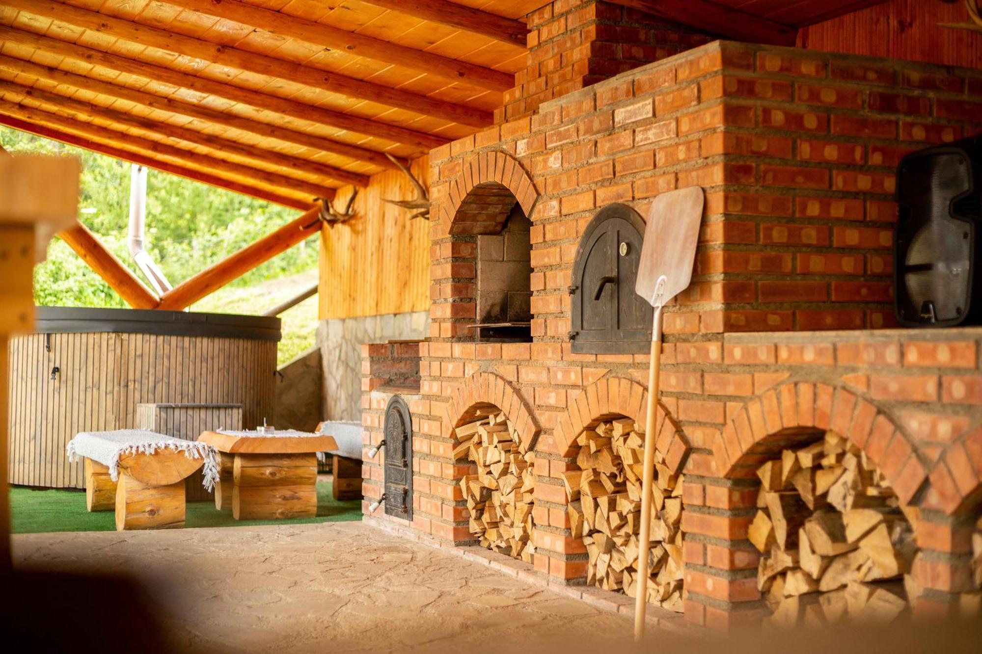 Casa Rumelia Paltineni Luaran gambar