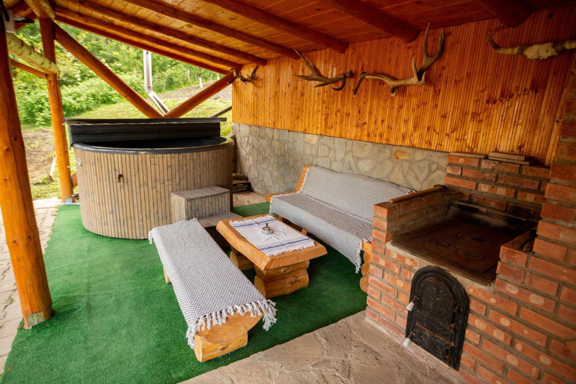 Casa Rumelia Paltineni Luaran gambar