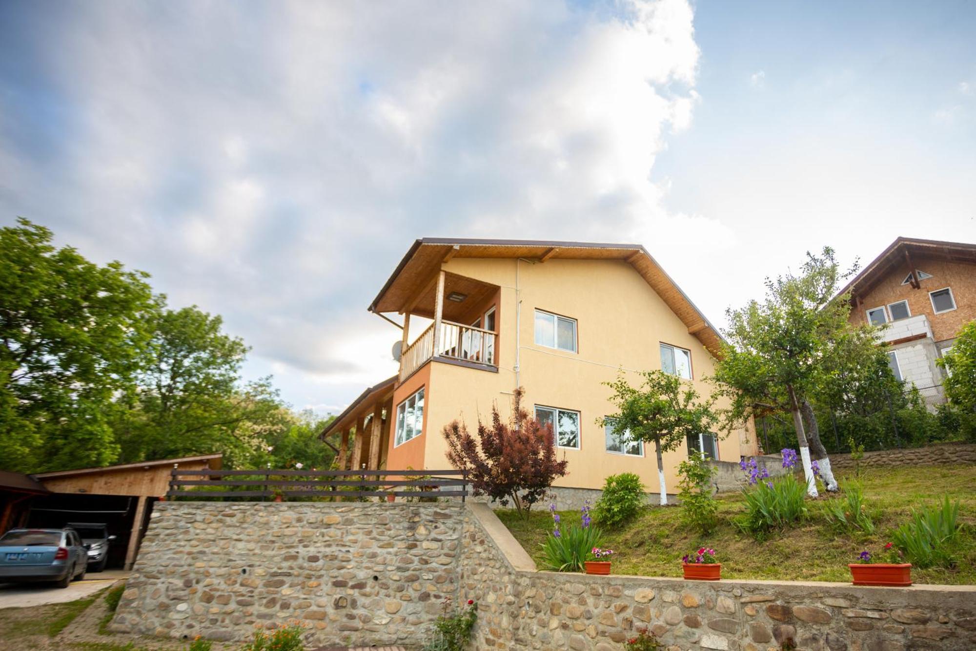 Casa Rumelia Paltineni Luaran gambar