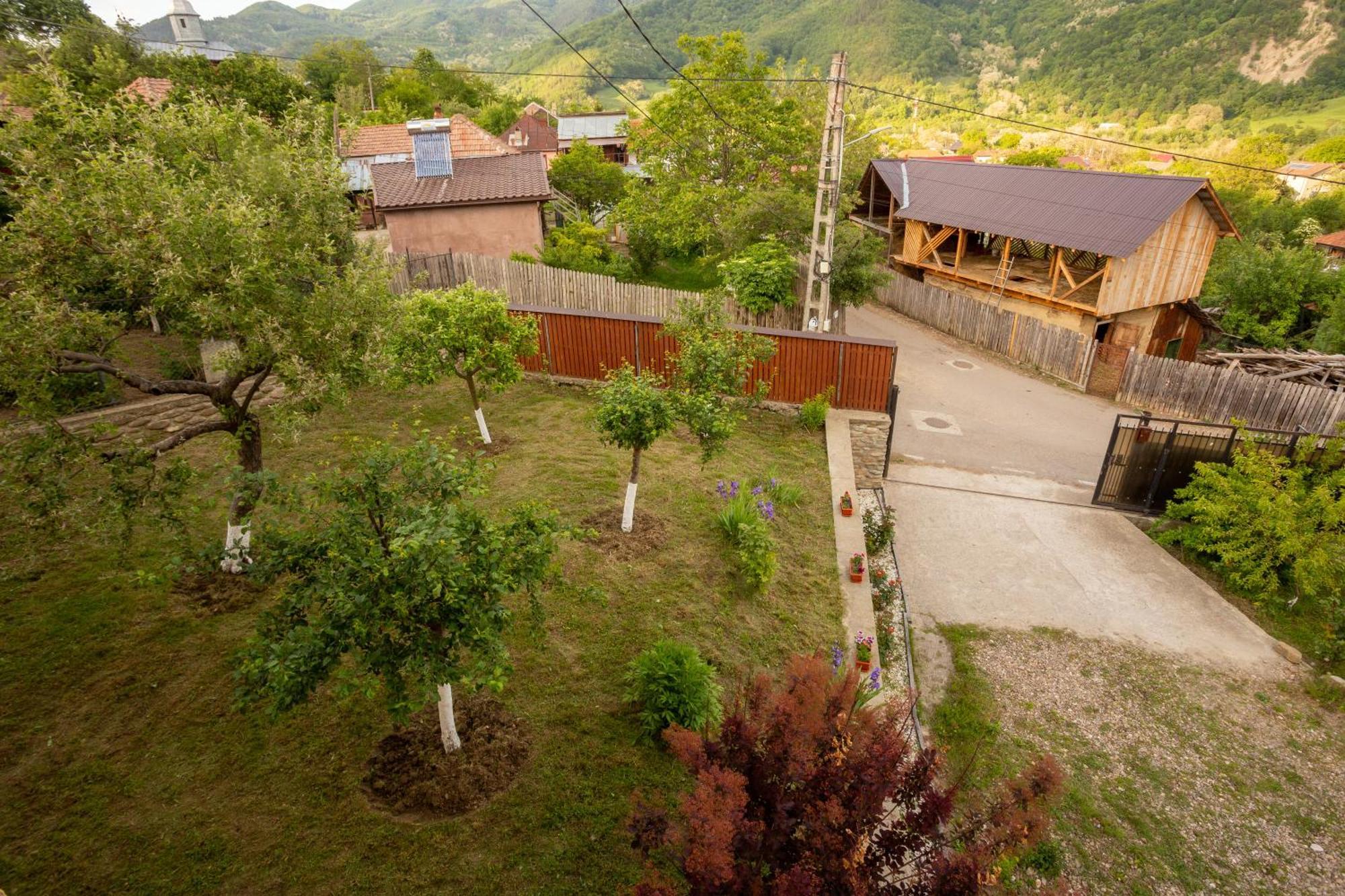 Casa Rumelia Paltineni Luaran gambar