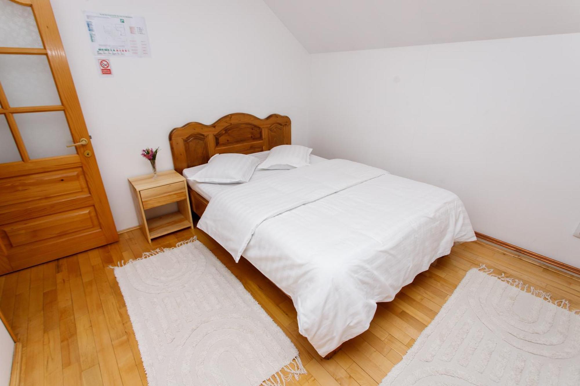 Casa Rumelia Paltineni Luaran gambar