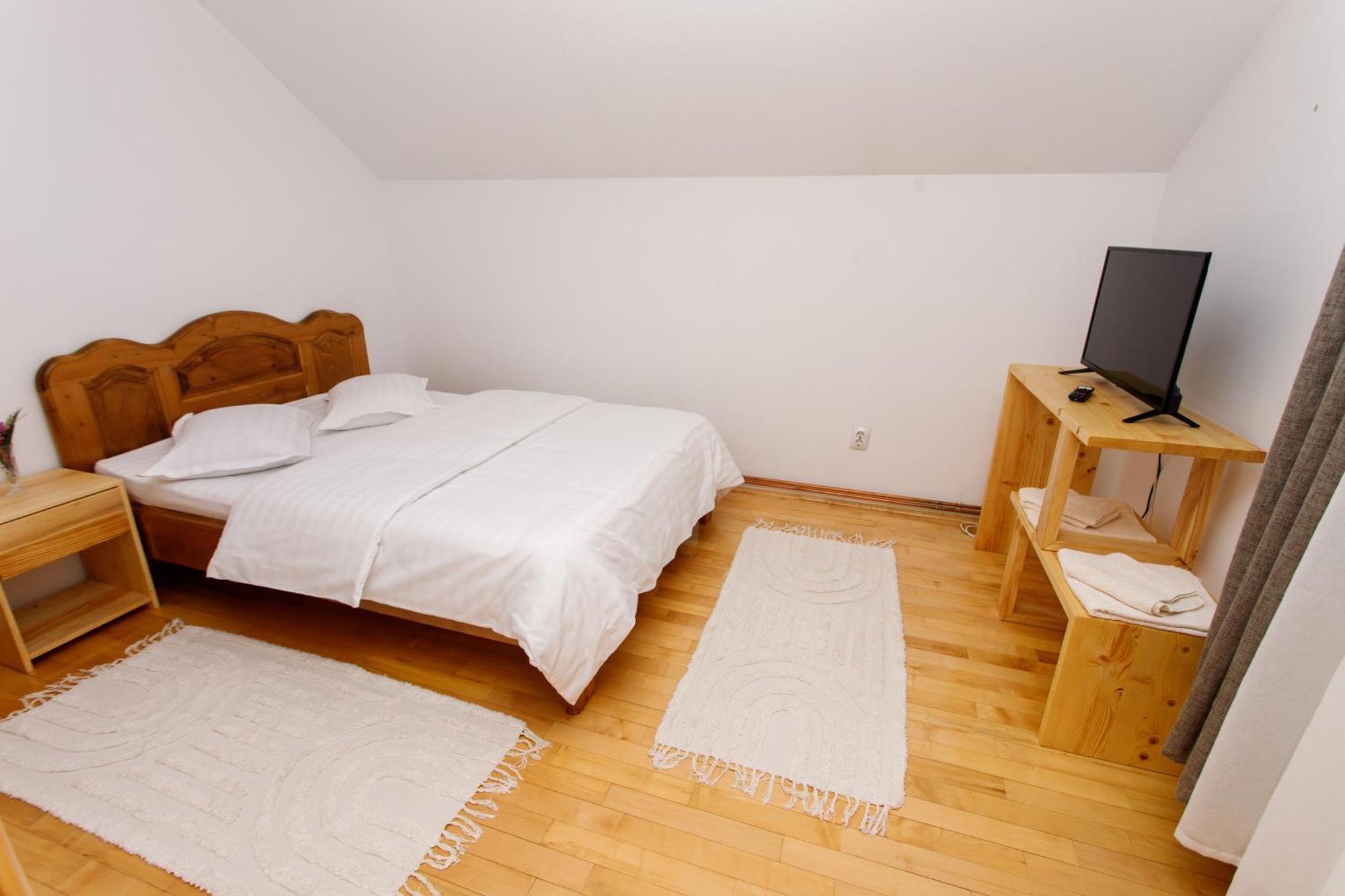Casa Rumelia Paltineni Luaran gambar