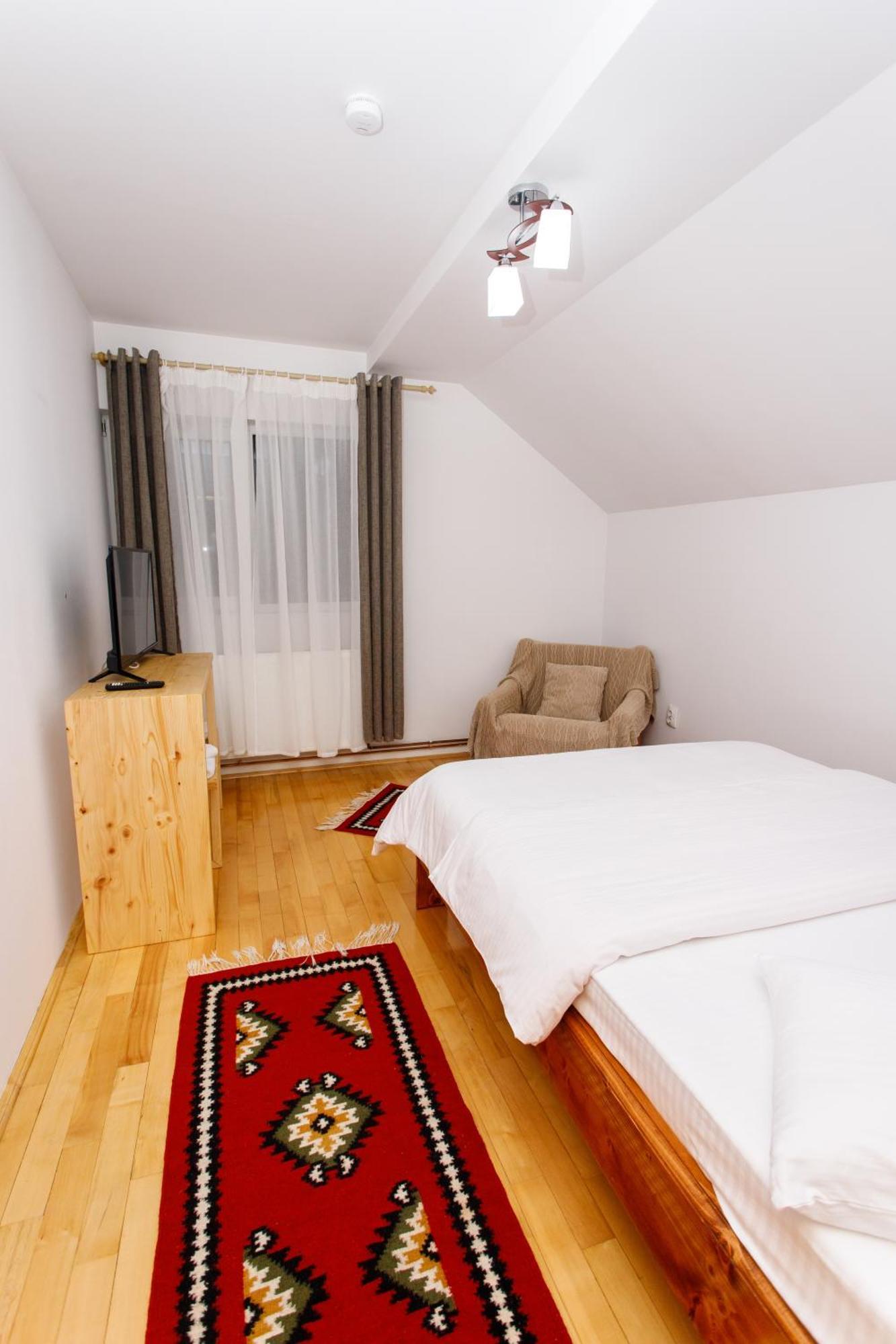 Casa Rumelia Paltineni Luaran gambar
