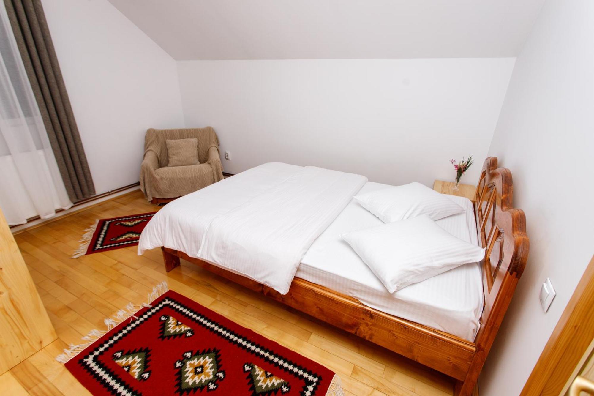 Casa Rumelia Paltineni Luaran gambar